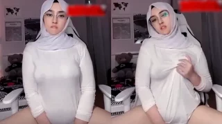 Bokep Indo Viral BabyPanda Hijaber Colmek Dikursi